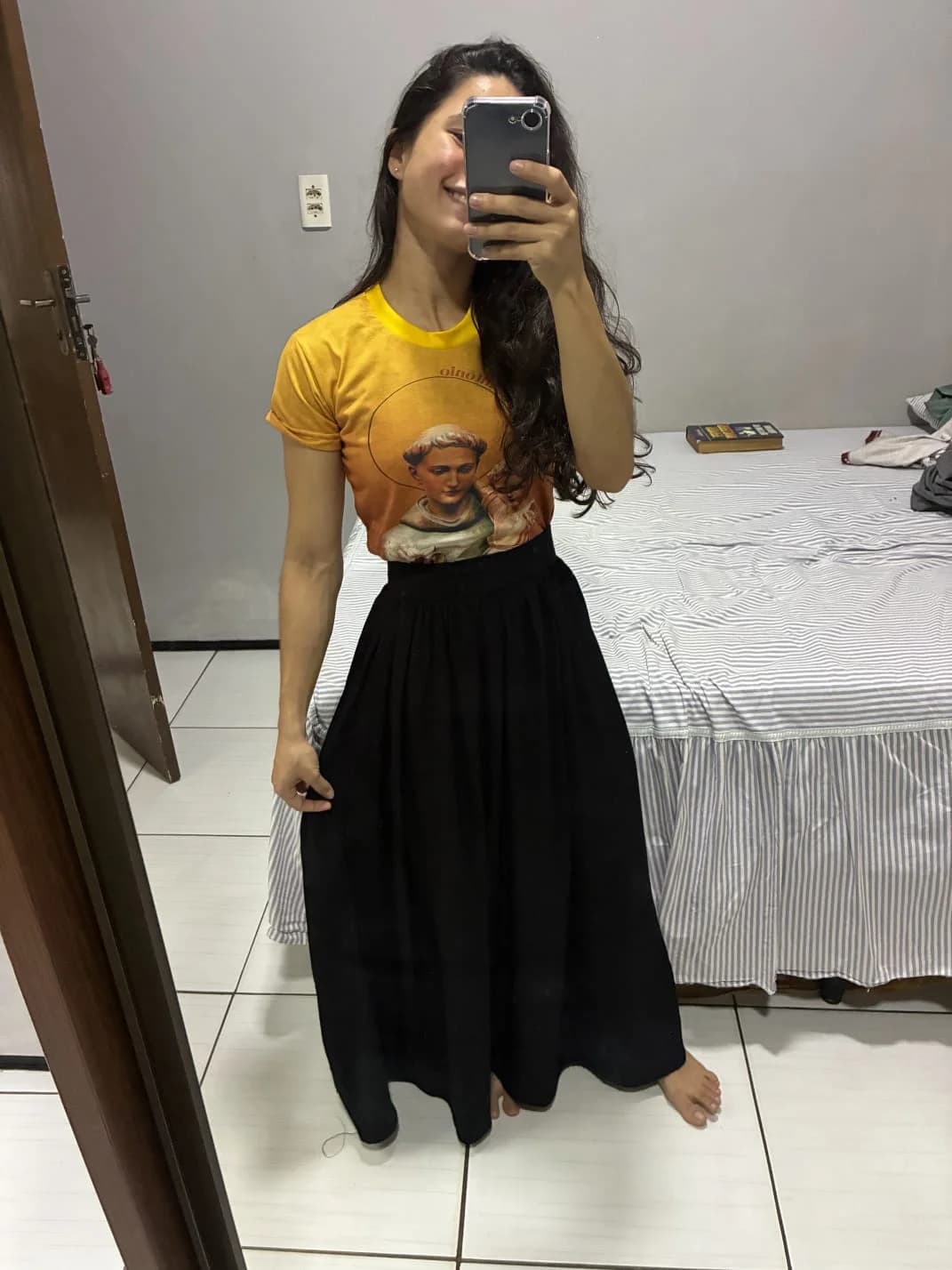 Aluna costurando