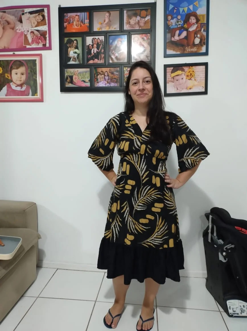 Aluna costurando