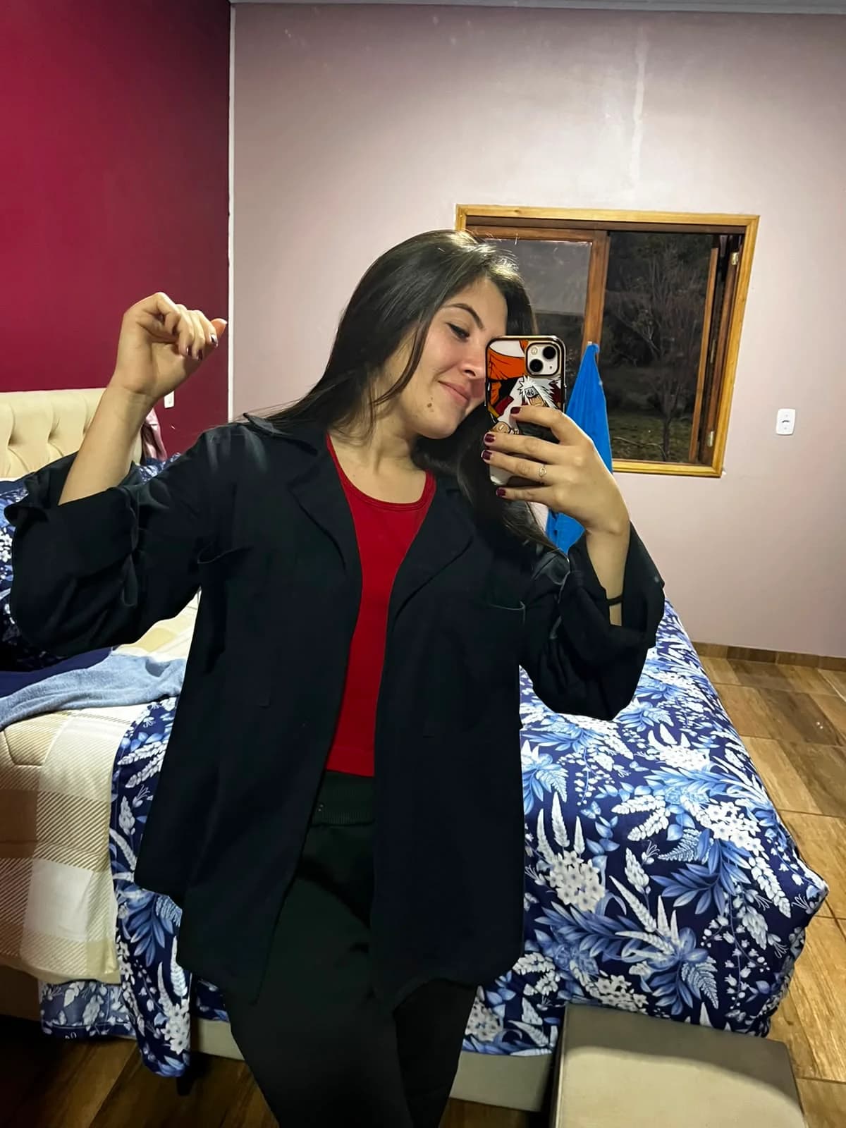 Aluna costurando