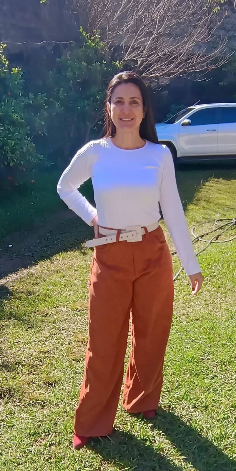 Aluna costurando