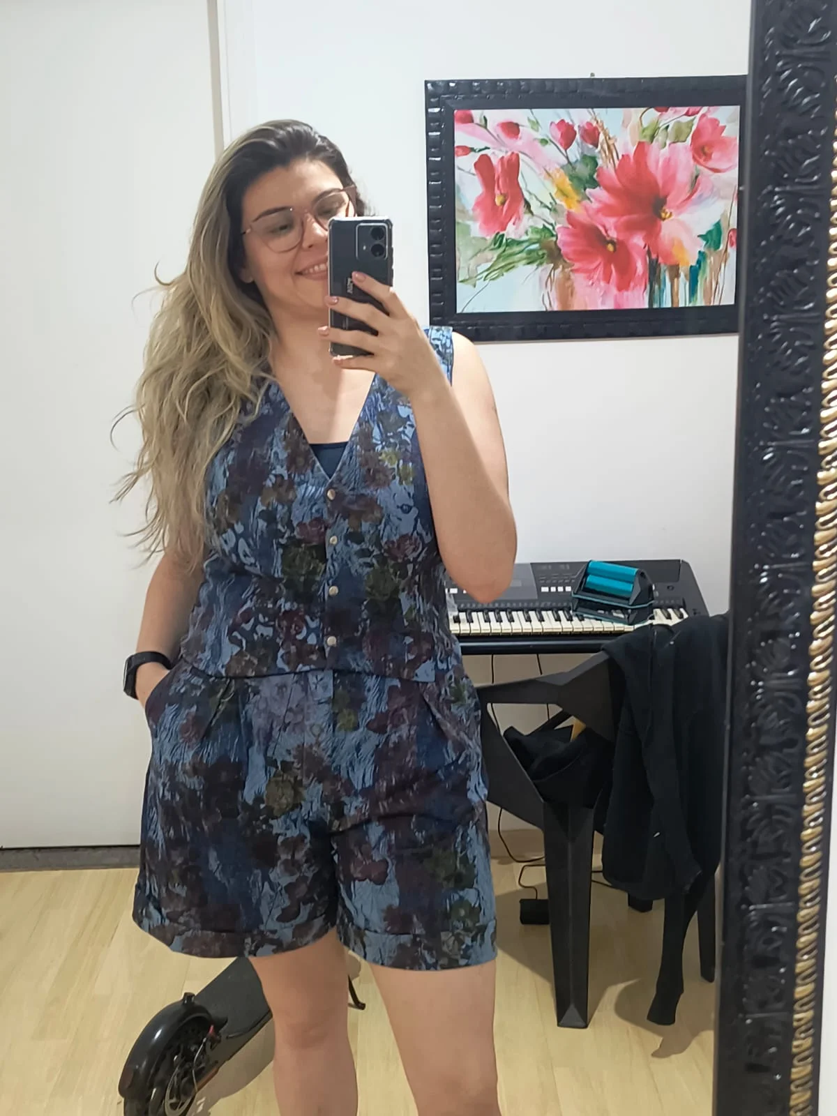 Aluna costurando