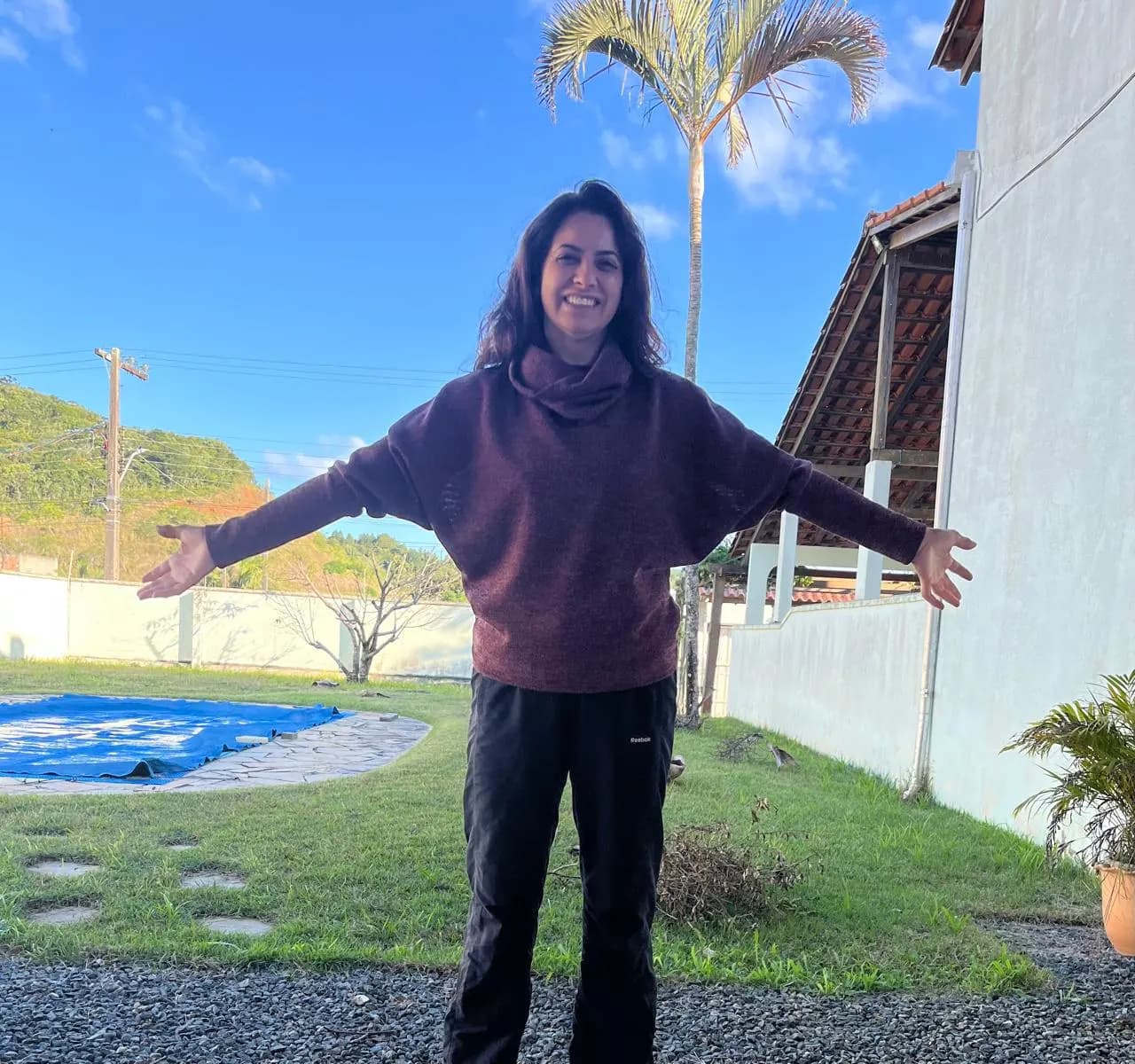 Aluna costurando