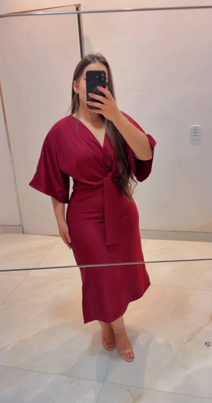 Aluna costurando