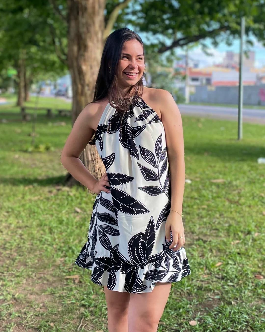 Vestido Frente Única com Babado