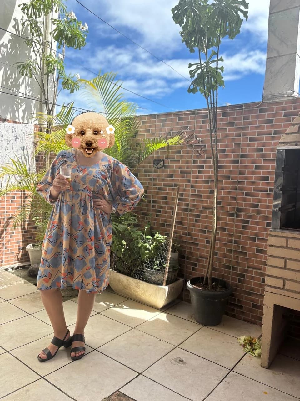 Aluna costurando