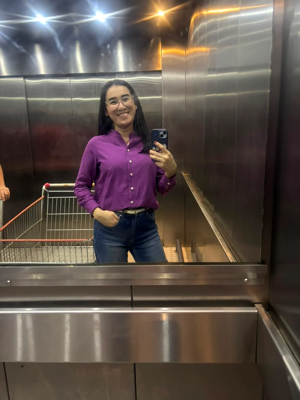 Aluna costurando