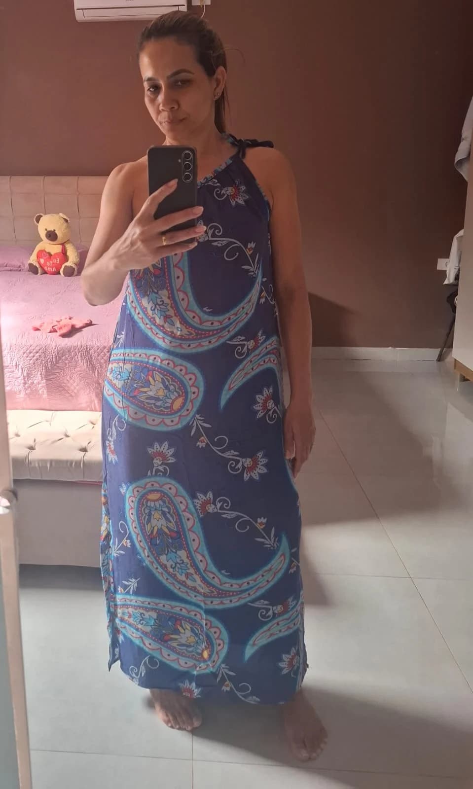 Aluna costurando