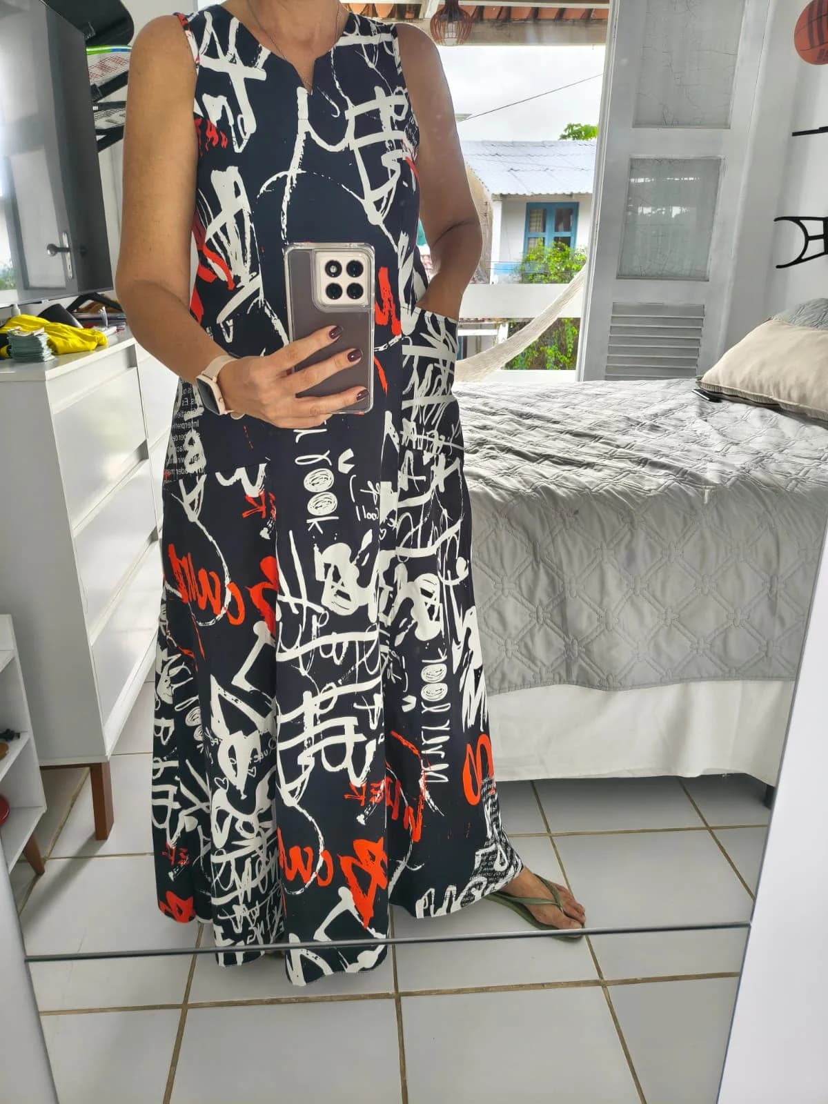 Aluna costurando