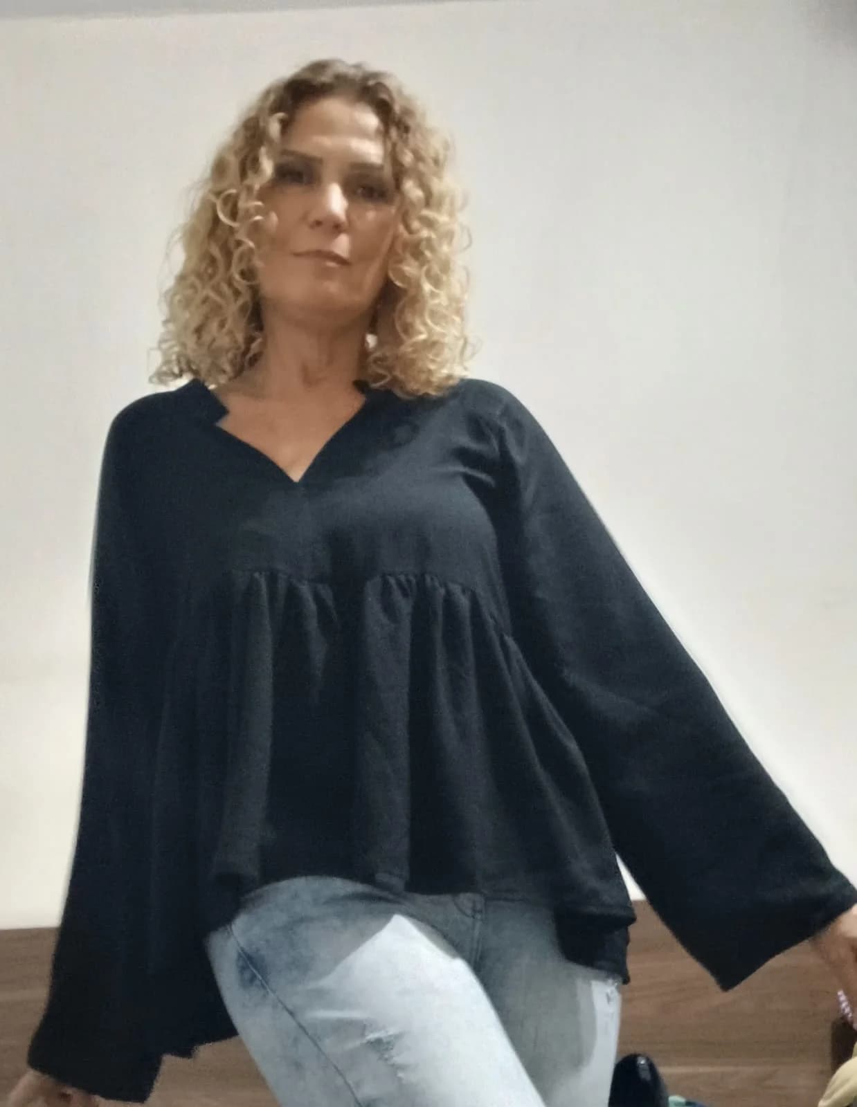 Aluna costurando
