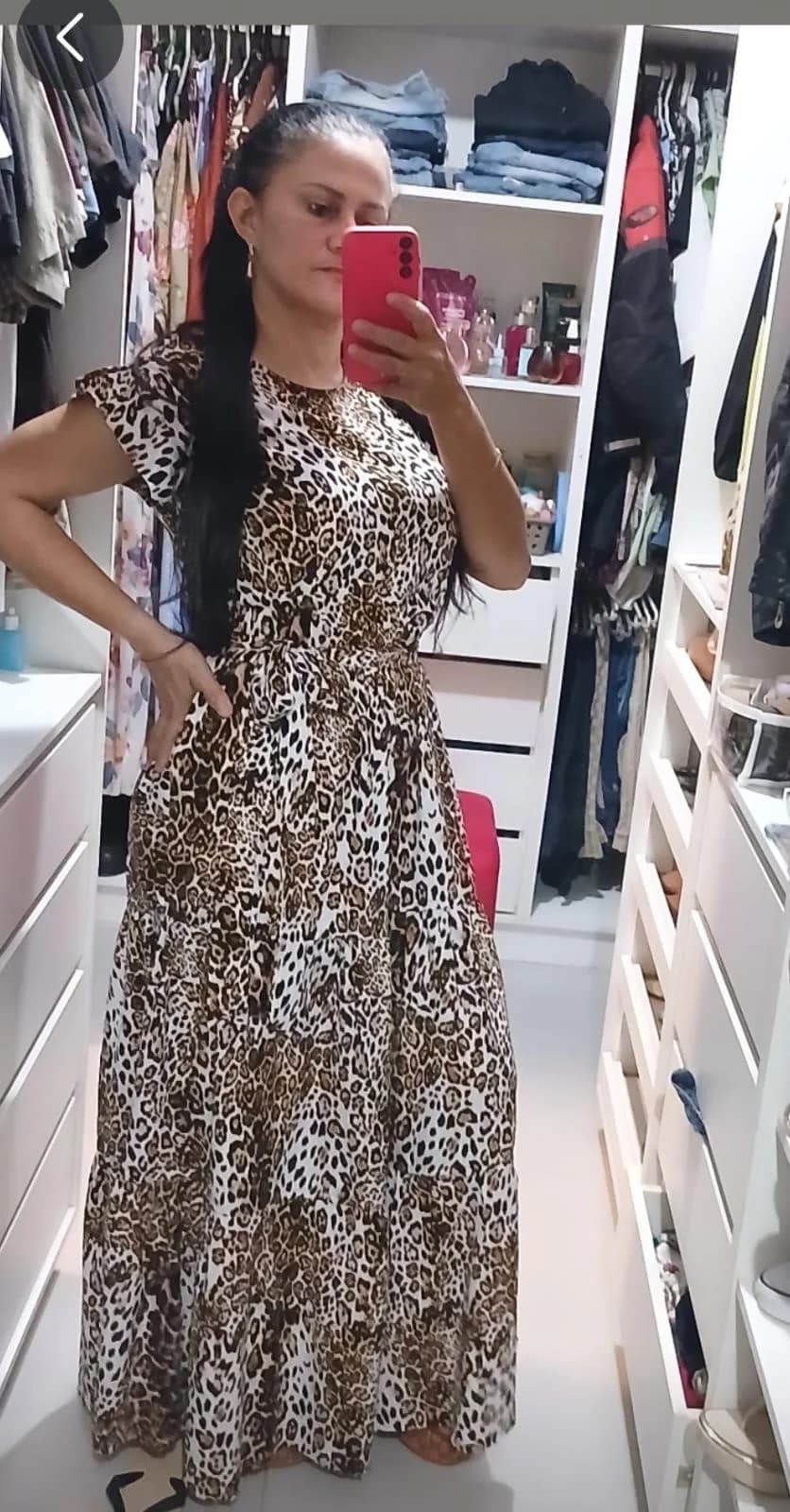 Aluna costurando