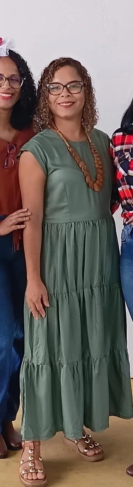 Aluna costurando