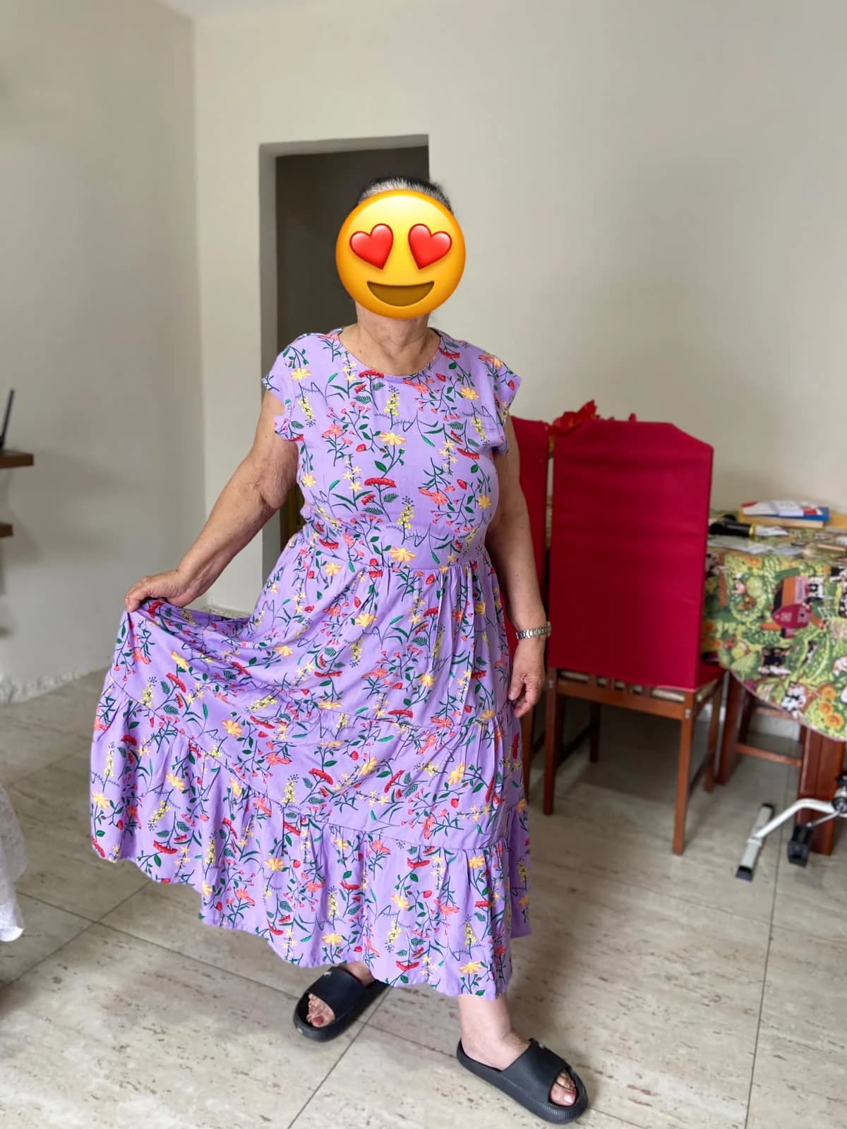 Aluna costurando