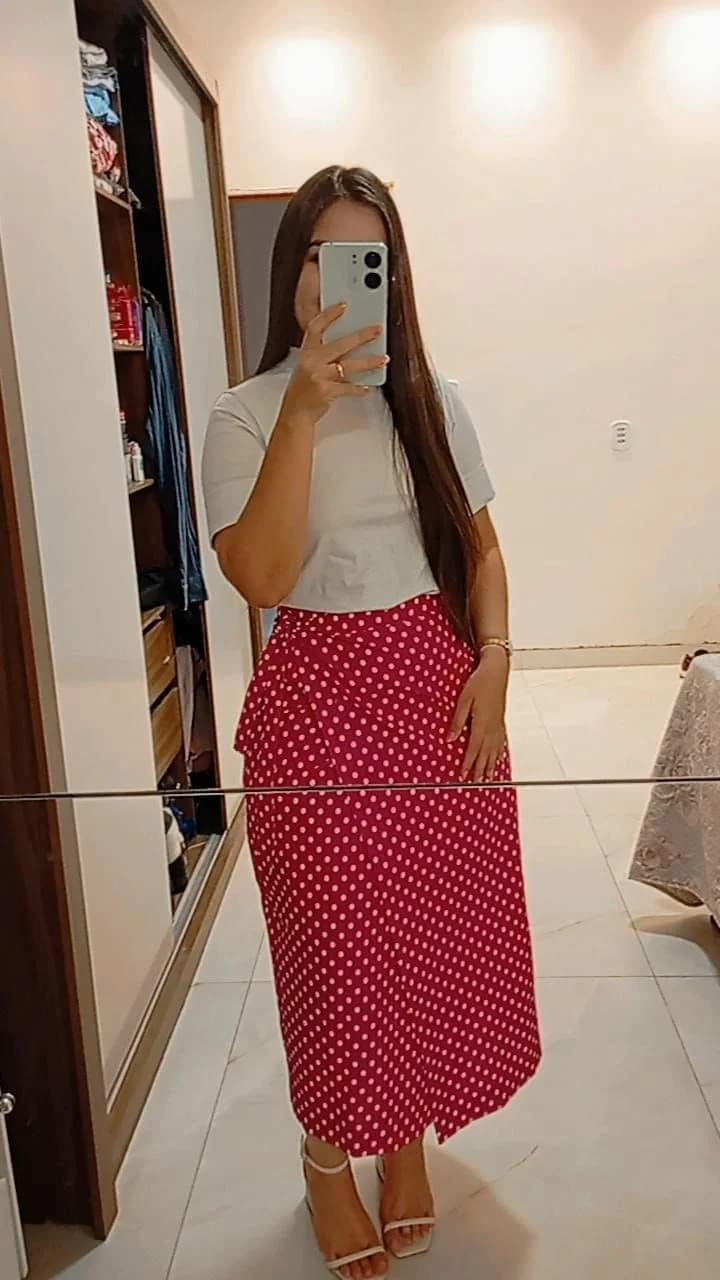 Aluna costurando