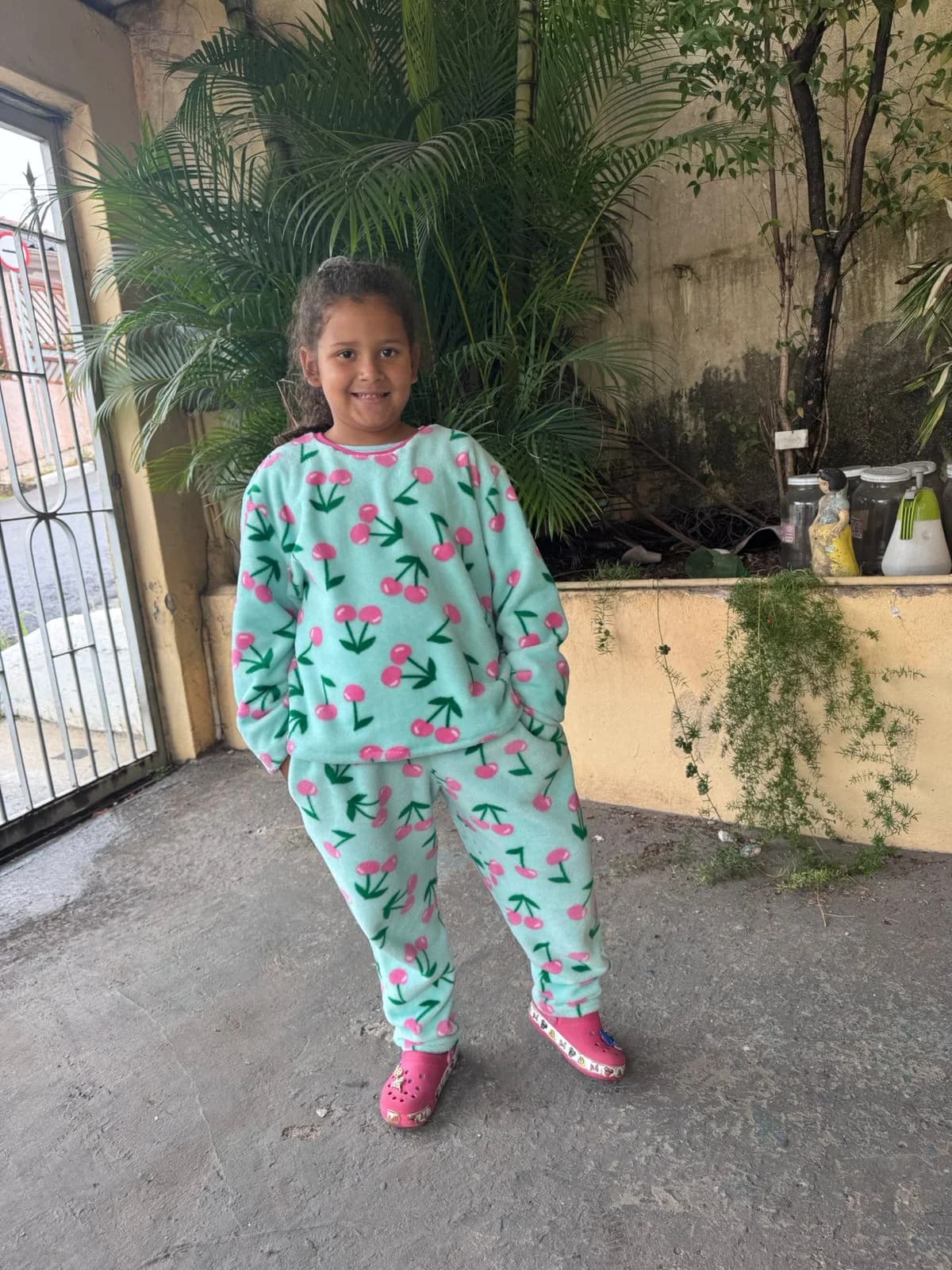 Aluna costurando